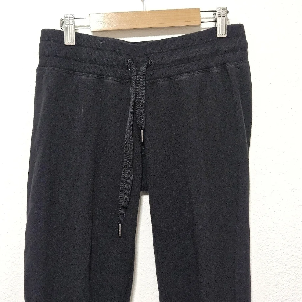 Lululemon cropped jogger style pants size 4